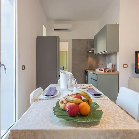 Bilocale Corso Italia 698 2° Piano Con Balcone * Gallipoli