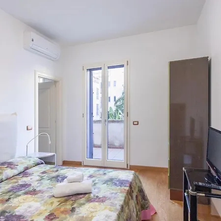 Holiday home Bilocale Corso Italia 698 2° Piano Con Balcone *